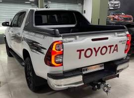 Toyota, Hilux